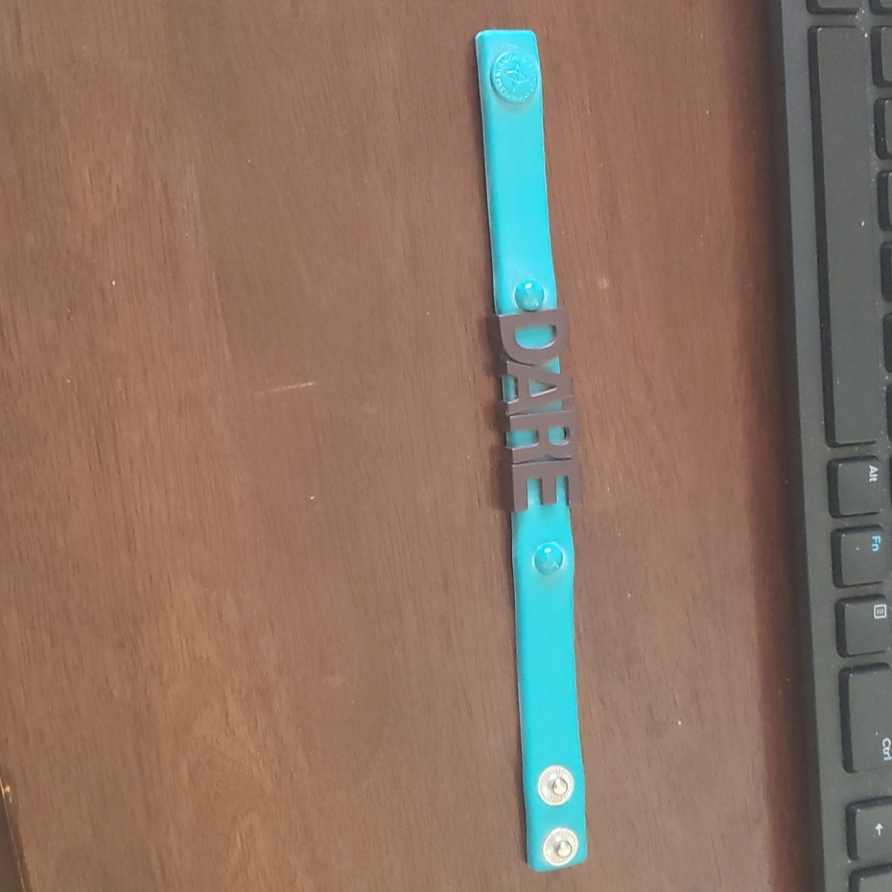 Bcbgeneration dare bracelet